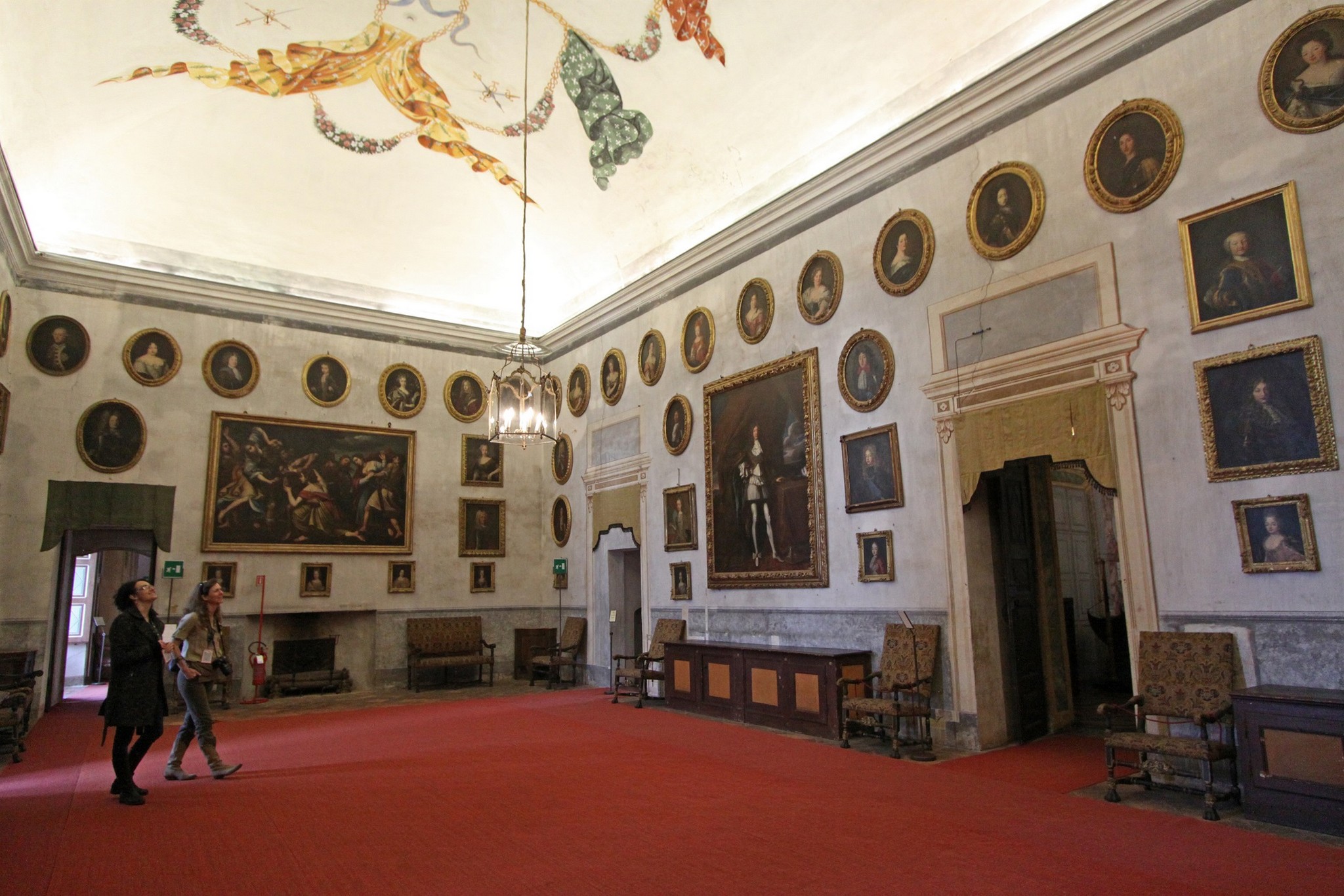 Salone dei Savoia PRIMA del restauro, Foto Paolo Barcucci_2013 (C) FAI