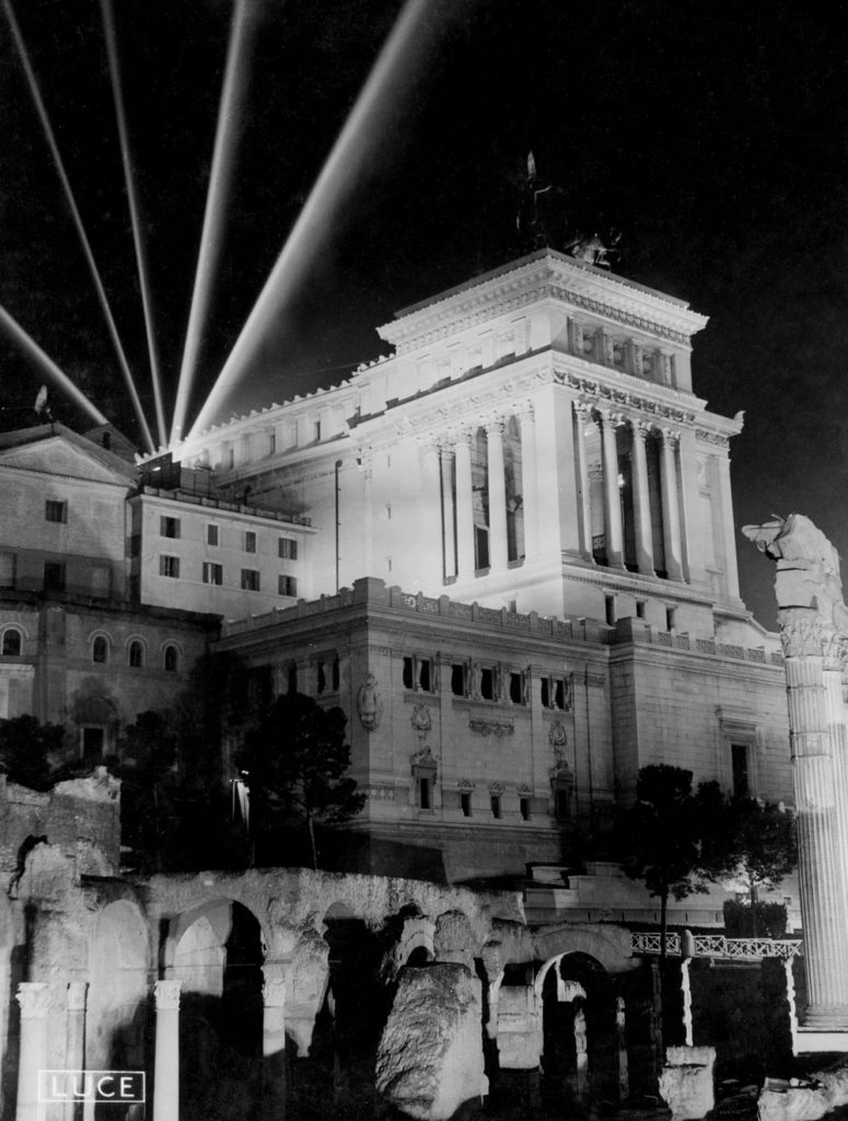 Fotografie inedite della visita di Hitler a Roma nel 1938 tornano all’Archivio Storico Istituto Luce 