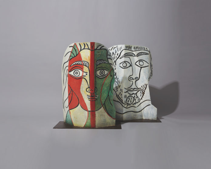 GALERIE DE L’INSTITUT | Picasso. Sculptures 1905-1962 - Head of woman, Cannes 1961, cut sheet metal, folded and painted, 79.5 x 63 x 31.5 cm Bearded man’s head, Cannes 1961, cut, folded and painted sheet metal, 80 x 66 x 30 cm © Succession Picasso 2022