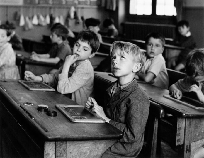 Robert Doisneau, L'information scolaire, Paris 1956 © Robert Doisneau