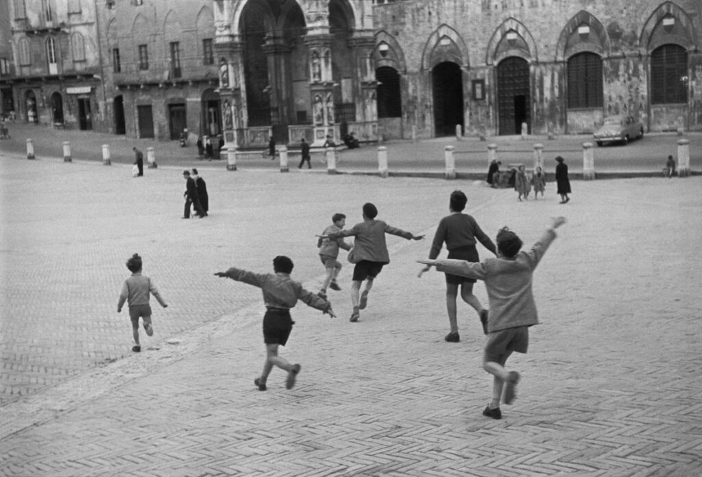 Henri Cartier-Bresson, Incoronazione di Giovanni XXIII, Città del Vaticano, 1958 © Fondazione Henri Cartier-Bresson / Magnum Photos