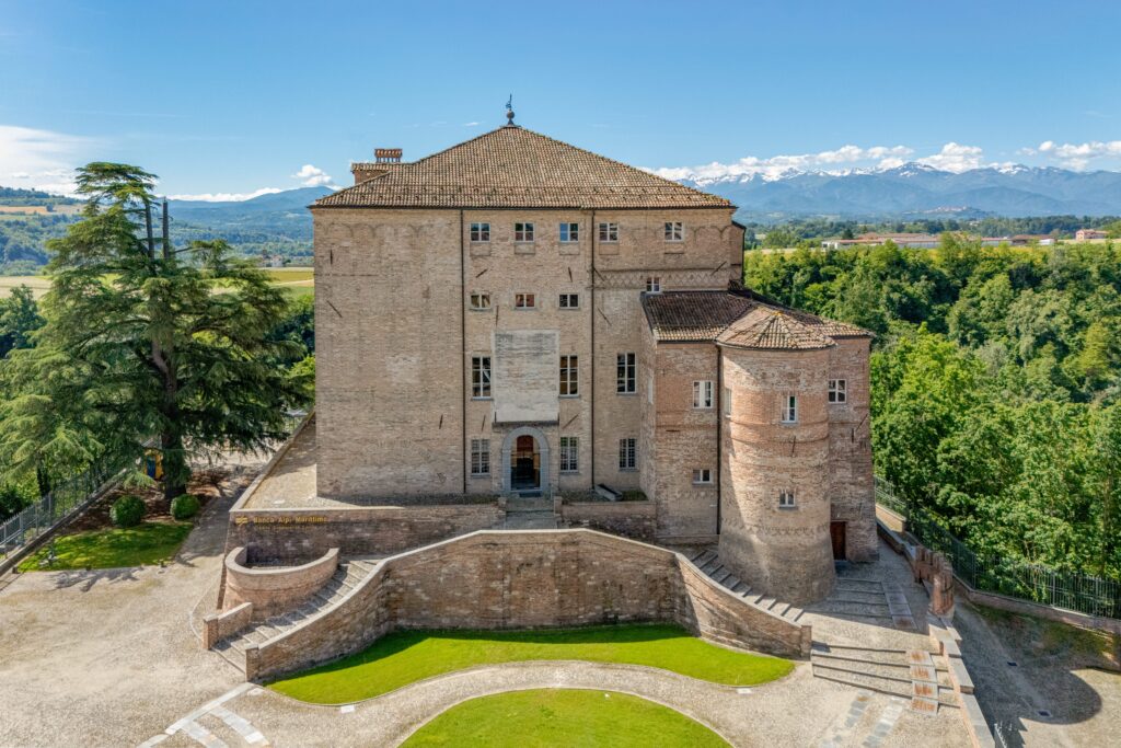 Maestranze Locali, Castello di Carrù, XI secolo, Banca Alpi Marittime,