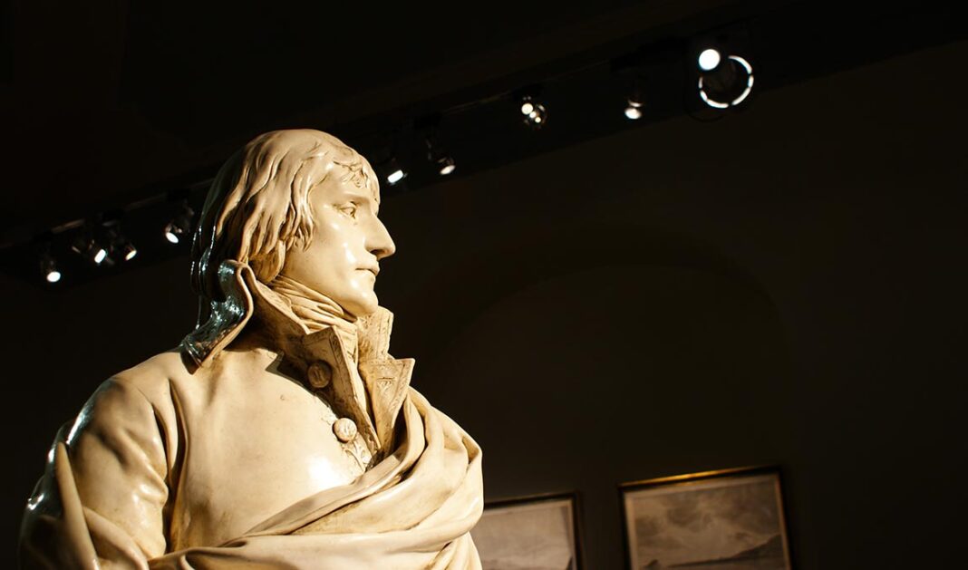 Charles Louis Corbet, Busto di Napoleone Bonaparte, esposto al Salon di Parigi nel 1798, marmo Ritrae il generale a 29 anni. Se ne conoscono altri 4 esemplari nei musei di Lille, Nizza, Versailles e della Malmaison – Museo Generale Bonaparte Castello di Mombasiglio (CN) Charles Louis Corbet, Busto di Napoleone Bonaparte, esposto al Salon di Parigi nel 1798, marmo Ritrae il generale a 29 anni. Se ne conoscono altri 4 esemplari nei musei di Lille, Nizza, Versailles e della Malmaison – Museo Generale Bonaparte Castello di Mombasiglio (CN)