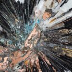 Béatrice Serre Grand Big Bang, 2024 Plates and nuggets of native copper, gold enamel, turquoise, opaline, rutile quartz, crystal quartz, rock crystal, selenite, fluorite, crystallized chalcedony, agates, white onyx, marble, travertine, green granite, dichroic glass, handmade glass and slabs of Venetian glass, bronze, brass and oxidized metals. Structure in aluminium. | Lastre e pepite di rame nativo, smalto dorato, turchese, opalina, quarzo rutilo, quarzo cristallino, cristallo di rocca, selenite, fluorite, calcedonio cristallizzato, agate, onice bianco, marmo, travertino, granito verde, vetro dicroico, vetro lavorato a mano e lastre di vetro veneziano, bronzo, ottone e metalli ossidati. Struttura in alluminio. 175 x 82 cm