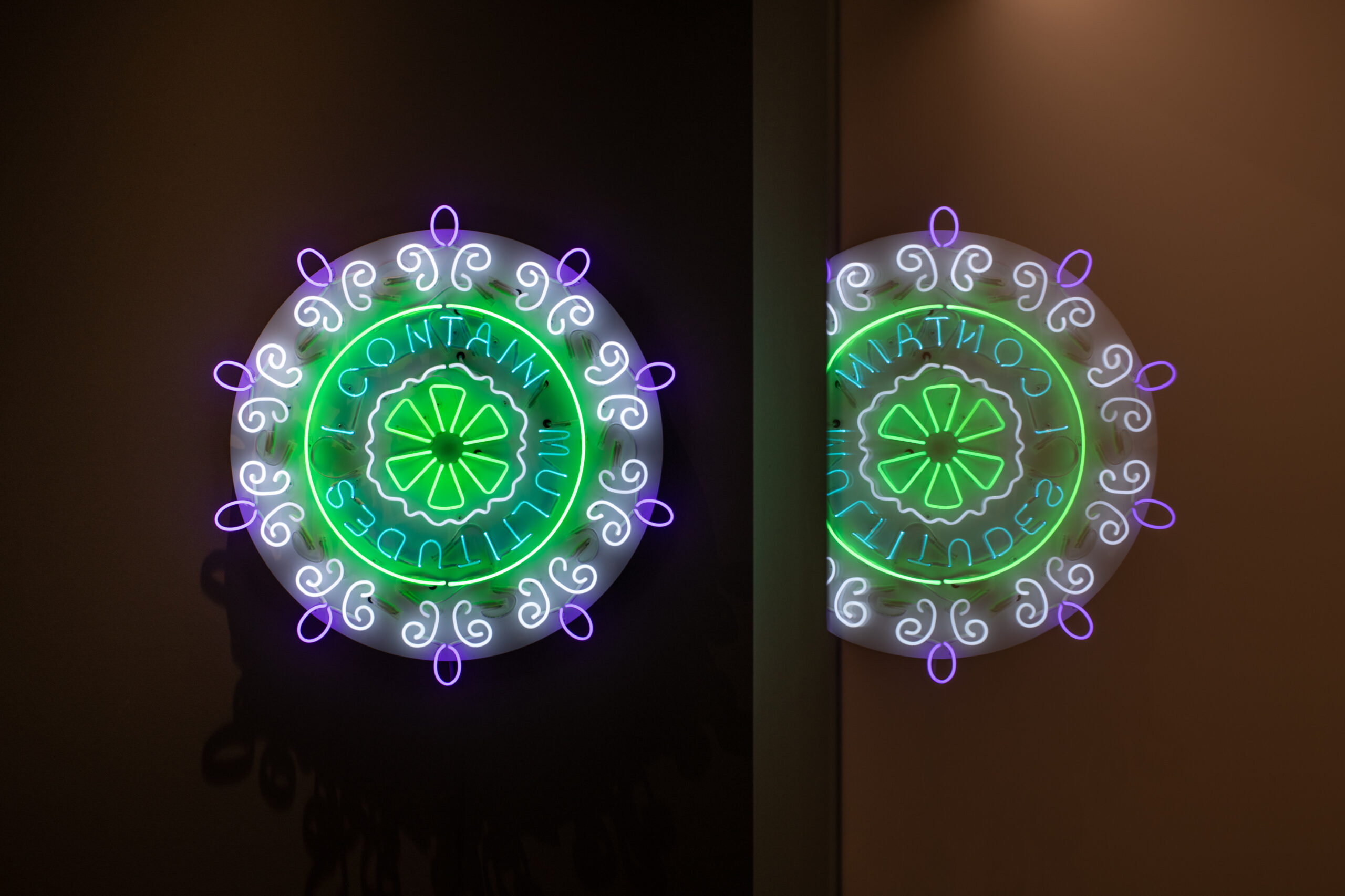 Marinella Senatore, I Contain Multitudes, 2023, installation view, Ceramiche Marca Corona
neon montato su struttura in acciaio verniciatoØ 80 cm
Courtesy l’Artista e Mazzoleni
Photo: Mazen Jannoun